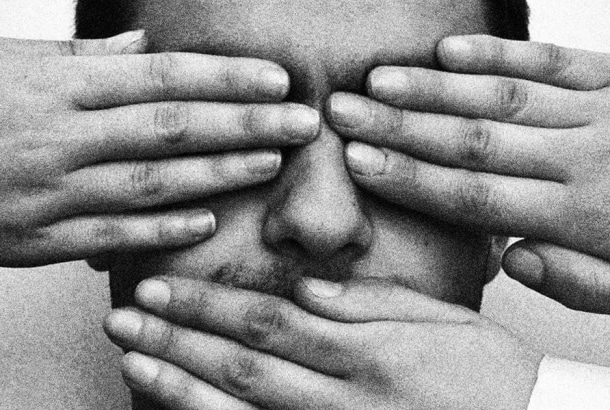 Servicio público: la jaula para la prensa del Ecuador