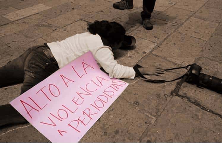 «¿Hasta cuándo?»: Organizaciones exigen a autoridades detener la impunidad en la violencia contra periodistas ecuatorianos (campaña)