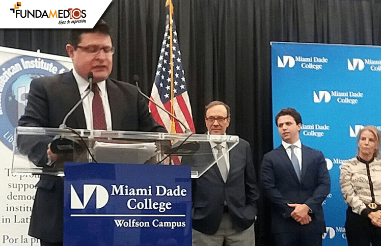 Fundamedios fue galardonado por su lucha por la libertad de expresión