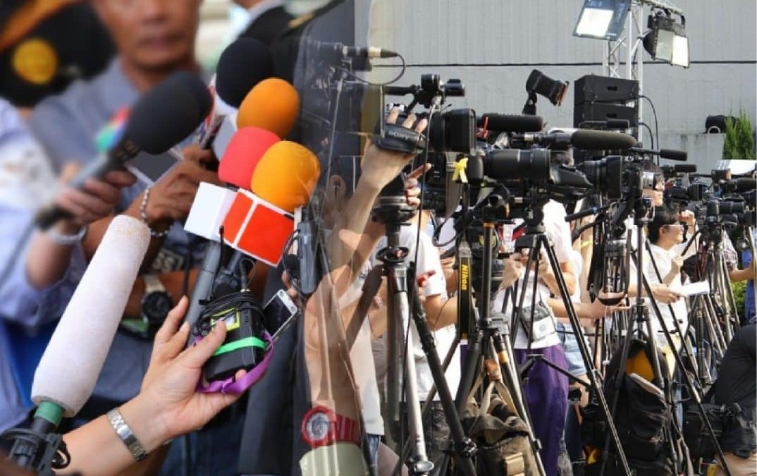 Diez alertas electorales en la campaña de la segunda vuelta y tres mujeres periodistas agredidas