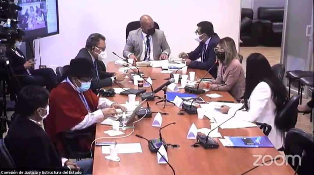 Legisladores de UNES y Pachacutik dicen no a la autorregulación y sí a las sanciones contra los medios