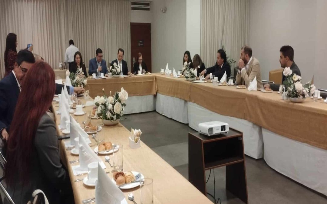 En reunión con el ministro Henry Cucalón se establecieron los canales para institucionalizar el diálogo entre Sociedad Civil y Estado