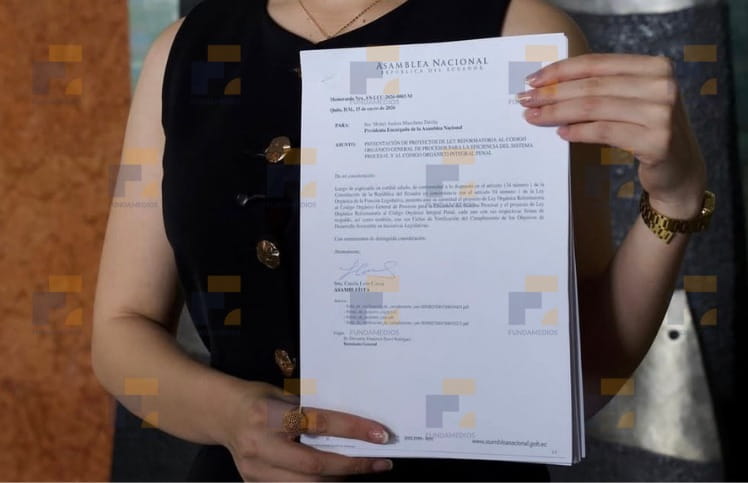 Fundamedios advierte que la reforma al artículo 396 del COIP es redundante y puede profundizar la criminalización de la expresión