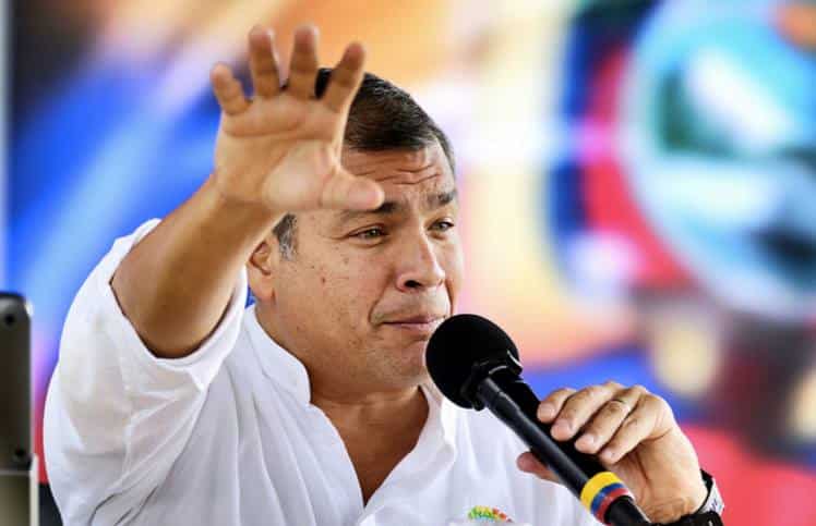 Presidente acusa a la prensa de conspirar para que lo asesinen