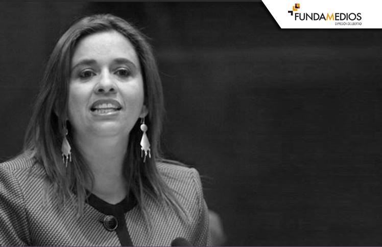 Asambleísta oficialista es suspendida 15 días de su cargo por insultos a otro legislador