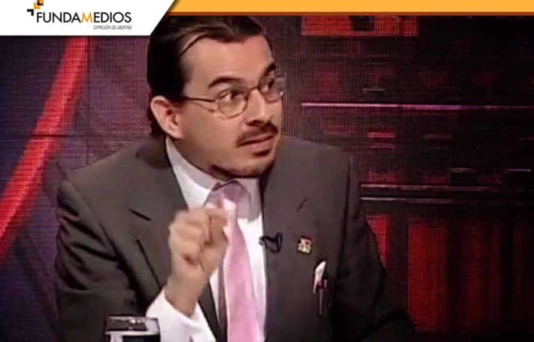 Académico español es víctima de insultos xenófobos en redes sociales tras cuestionar manejo económico del gobierno