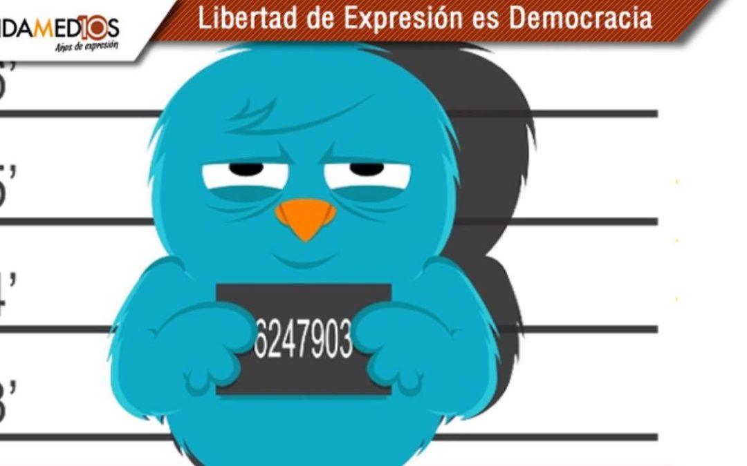 ExPresidente remite al legislativo Proyecto de Ley para regular redes sociales