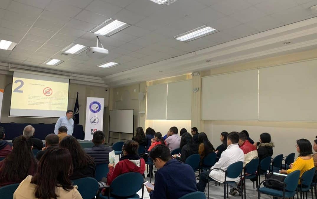 En Ambato, estudiantes y profesionales de la comunicación abordaron el periodismo desde los DDHH