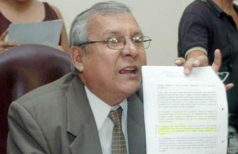 Rafael Correa solicitó audios de una entrevista a Radio Sucesos