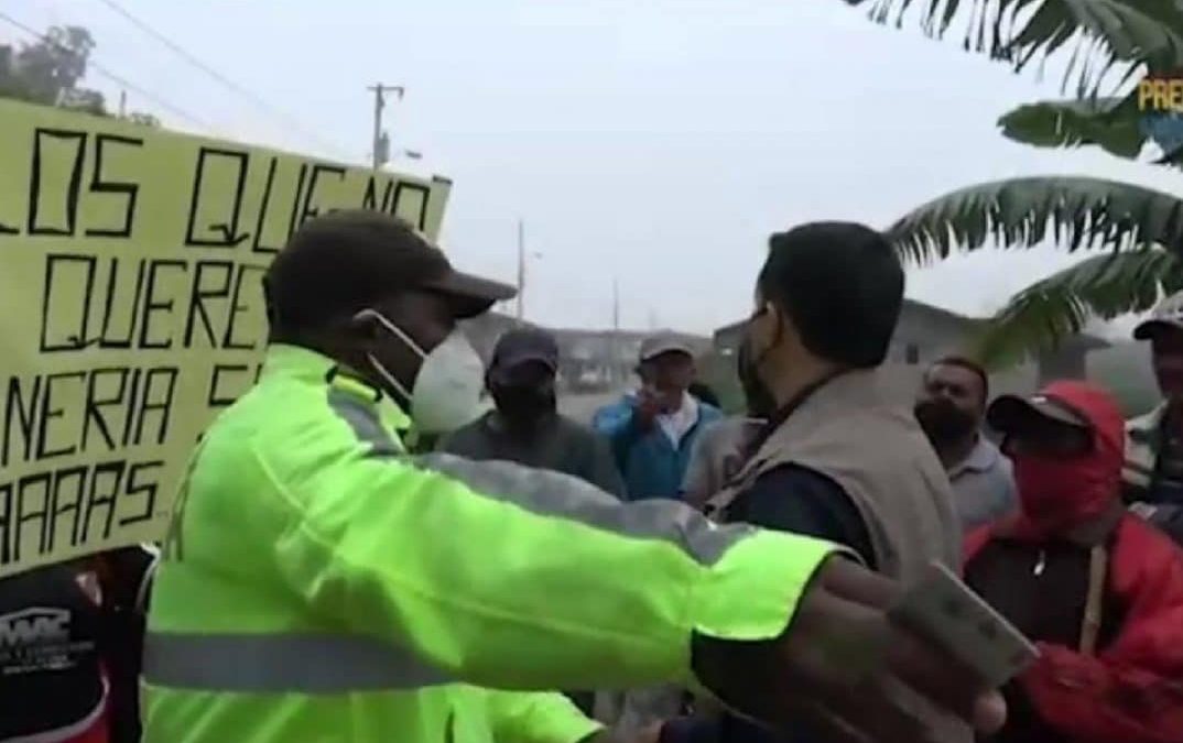 Fundamedios exige protección para periodista agredido por grupos de minería ilegal en Imbabura