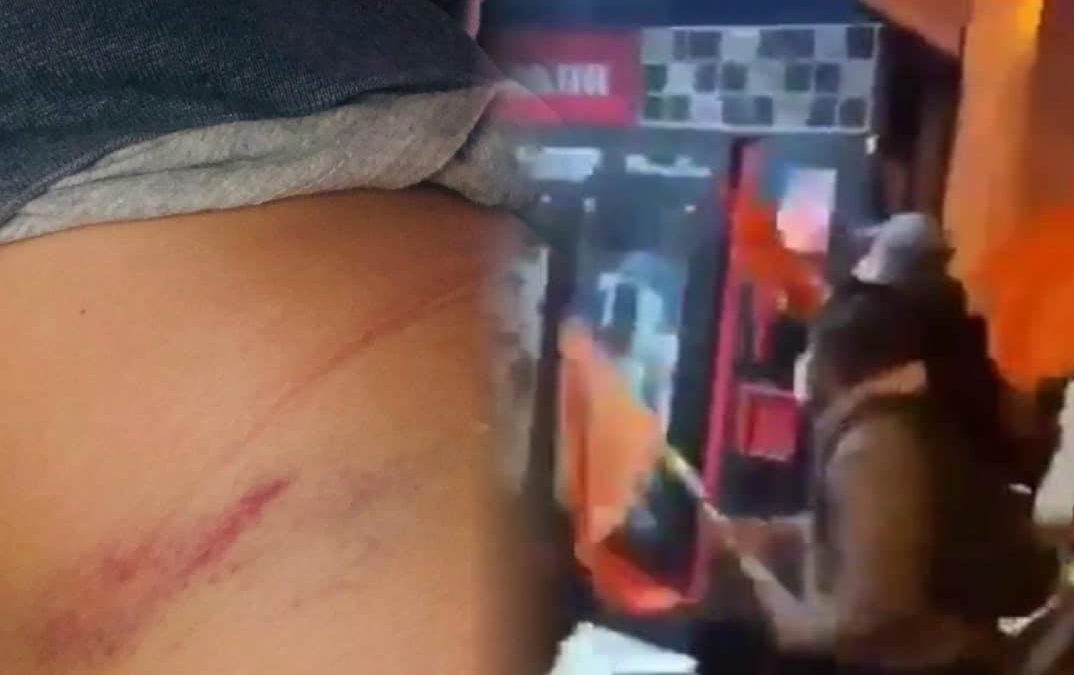 Simpatizantes de Andrés Arauz golpean a ciudadanos en Riobamba durante caravana