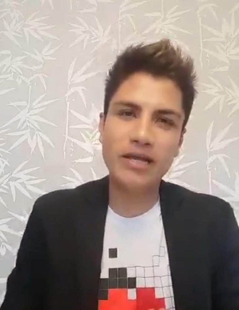 Periodista fue despedido luego de criticar el proceso de vacunación  