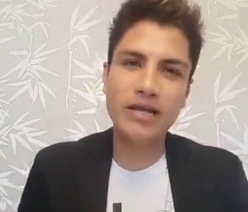 Periodista fue despedido luego de criticar el proceso de vacunación  