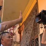 Guardias de seguridad contratados por el Municipio de Guayaquil impiden cobertura periodística y agreden a camarógrafo
