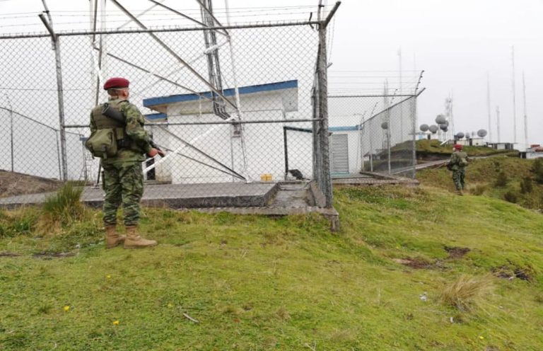 Parte de la Sierra ecuatoriana se quedó sin señal de radio y televisión por la toma de antenas repetidoras