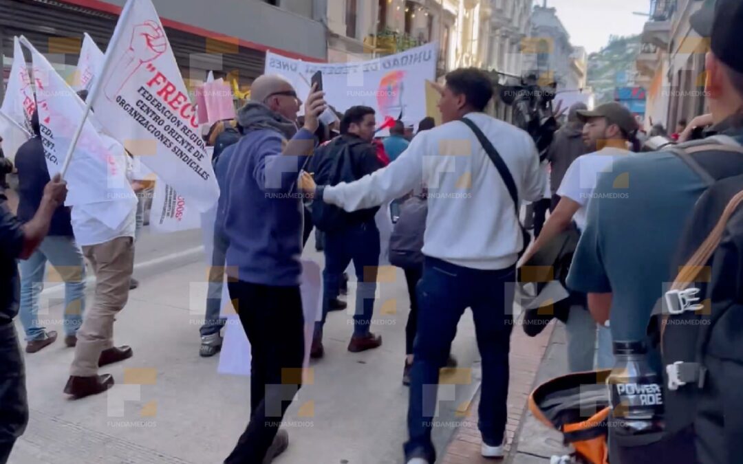 Periodistas de Teleamazonas fueron agredido verbalmente en Quito